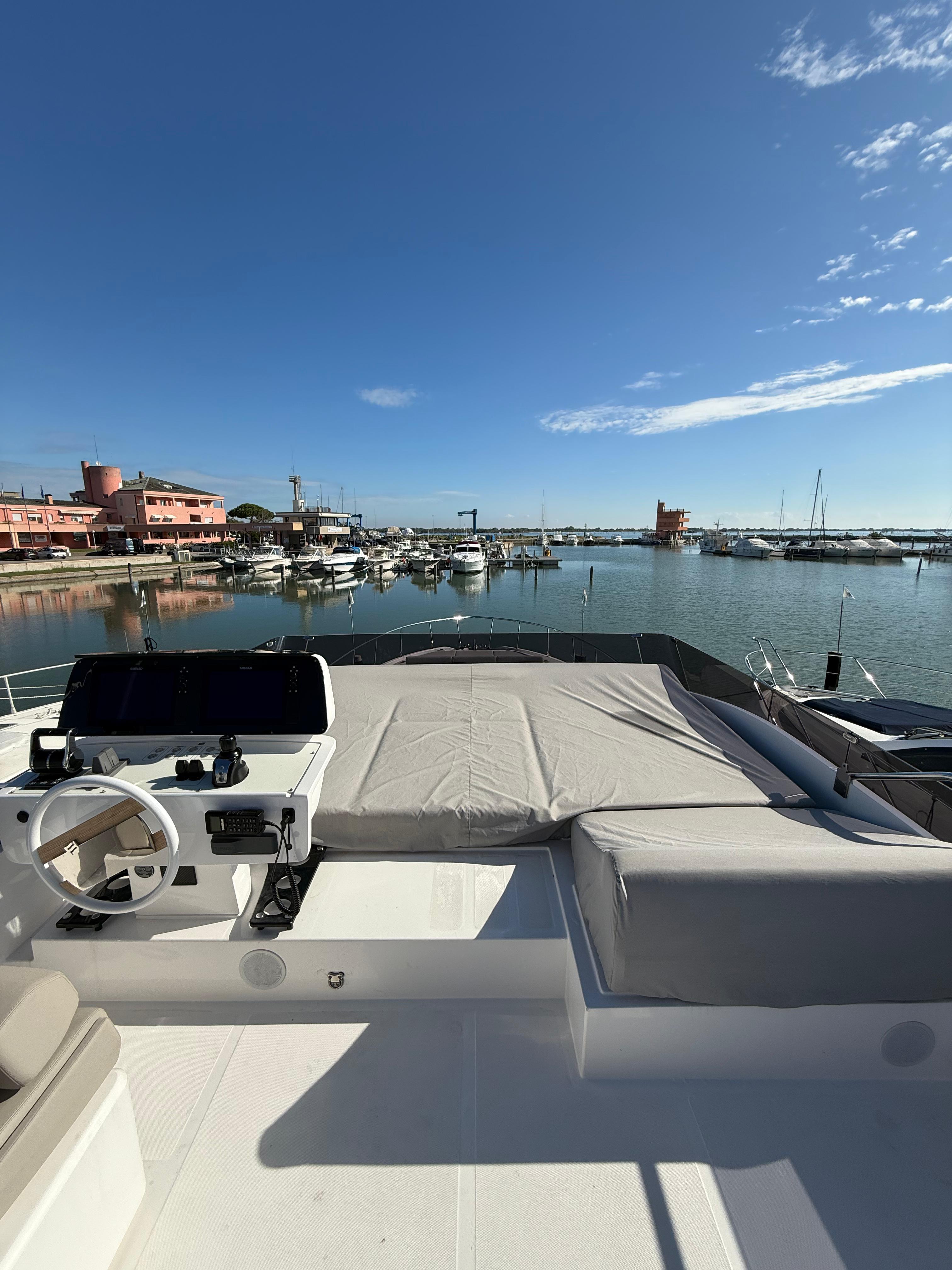 2023 FERRETTI YACHTS 580 